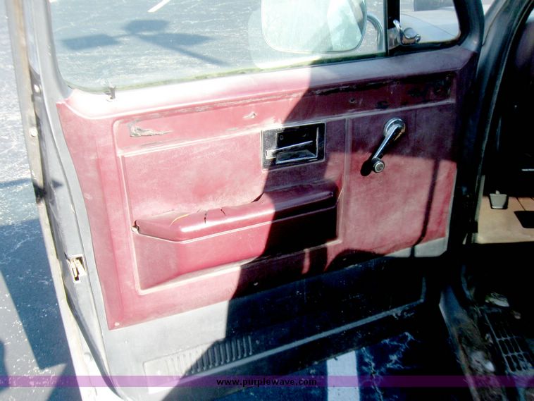 image for item 3969 1987 GMC V2500