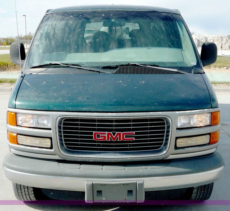 image for item 4054 1997 GMC Savana G3500 11-passenger van