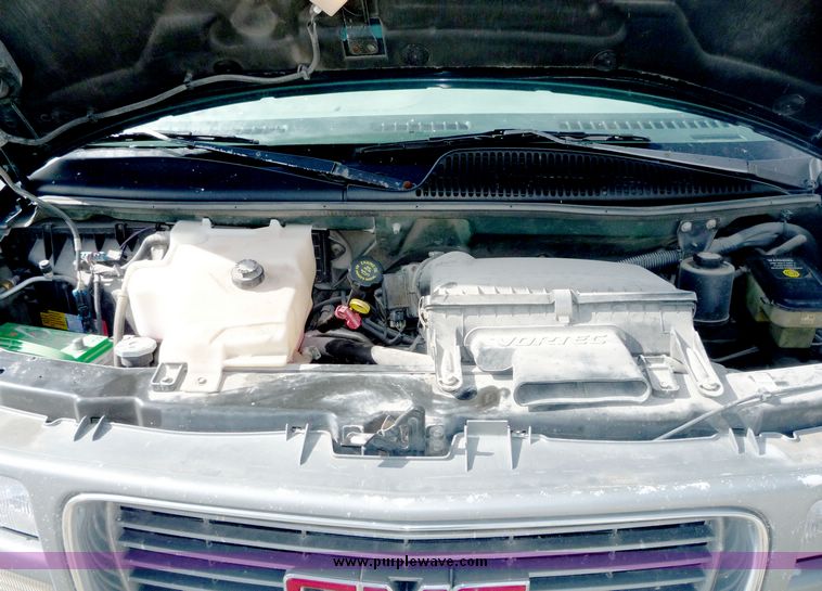 image for item 4054 1997 GMC Savana G3500 11-passenger van