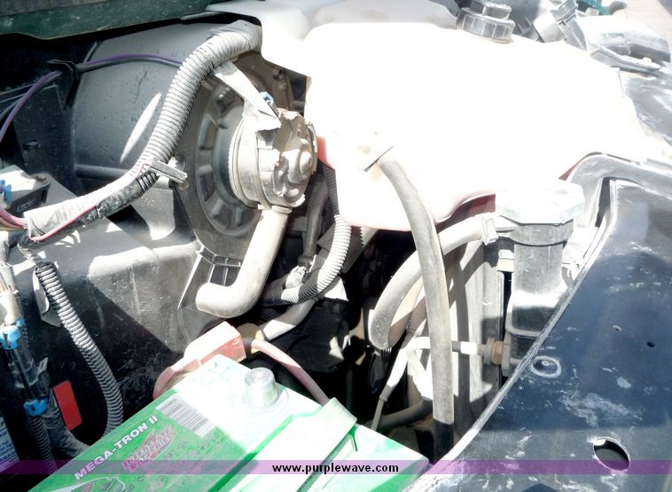 image for item 4054 1997 GMC Savana G3500 11-passenger van