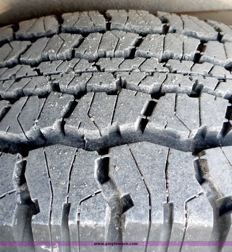 image for item 4054 1997 GMC Savana G3500 11-passenger van