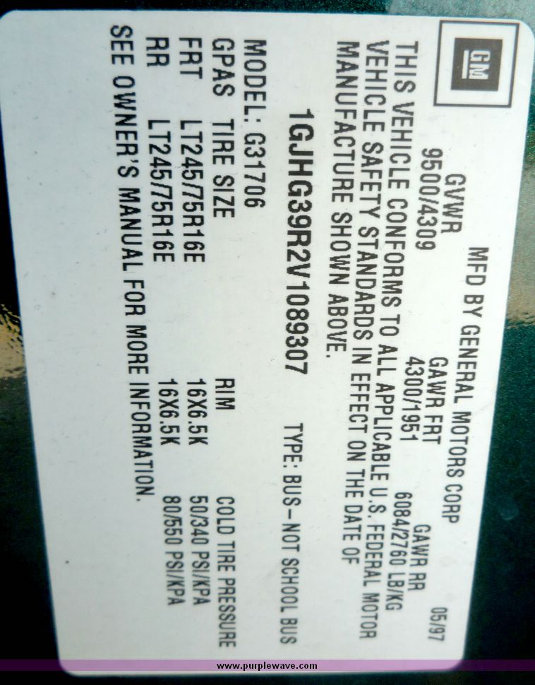 image for item 4054 1997 GMC Savana G3500 11-passenger van