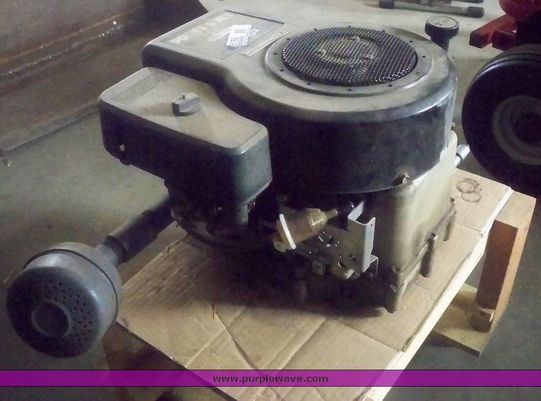 image for item 5186 Briggs and Stratton 11 hp gas engine