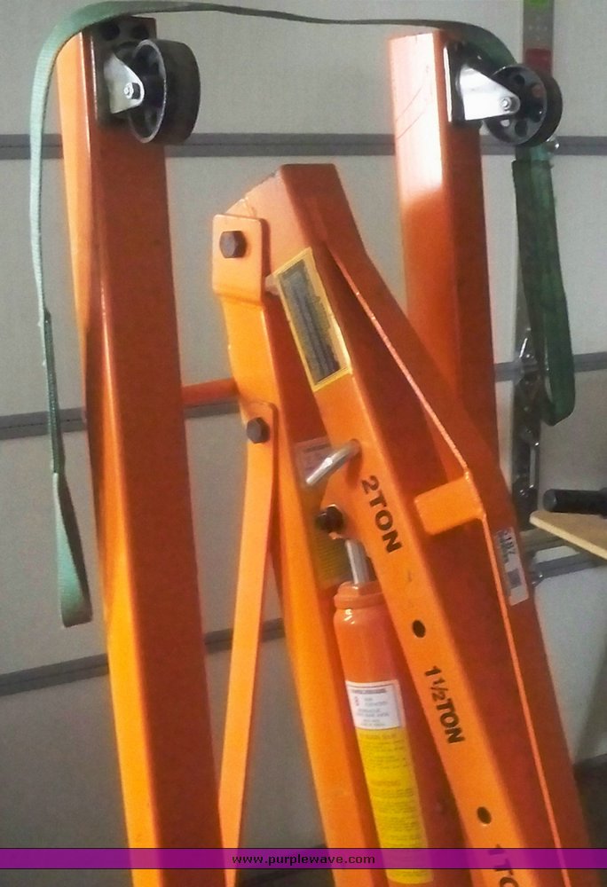 image for item 5187 Central Hydraulics eight ton engine hoist