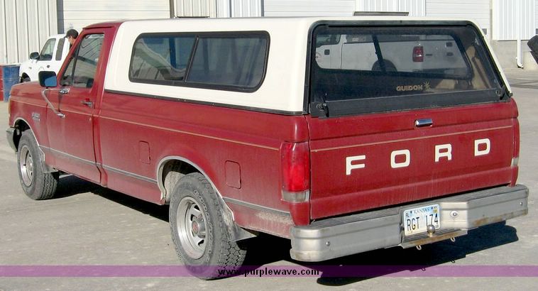 image for item 6414 1988 Ford F-150 pickup truck