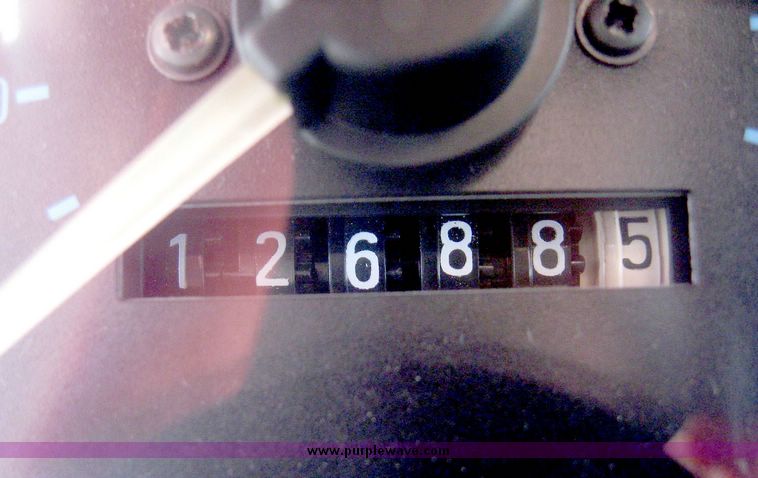 image for item 6414 1988 Ford F-150 pickup truck