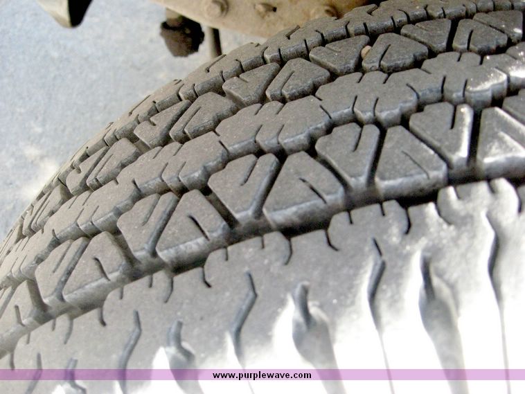 image for item 6414 1988 Ford F-150 pickup truck