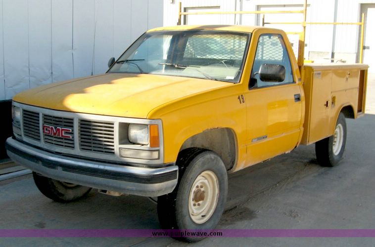 image for item 6415 1989 GMC C2500 pickup truck