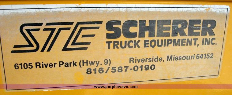 image for item 6415 1989 GMC C2500 pickup truck