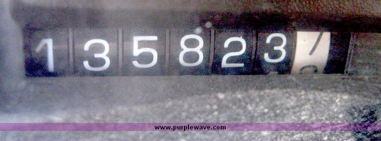 image for item 6415 1989 GMC C2500 pickup truck