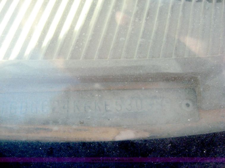 image for item 6415 1989 GMC C2500 pickup truck