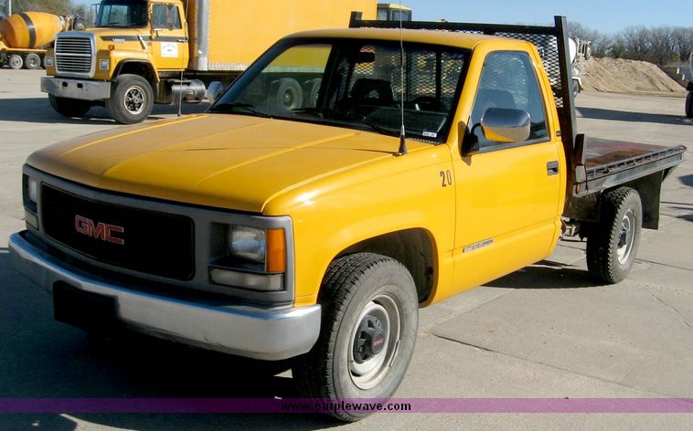 image for item 6416 1994 GMC C2500 pickup truck