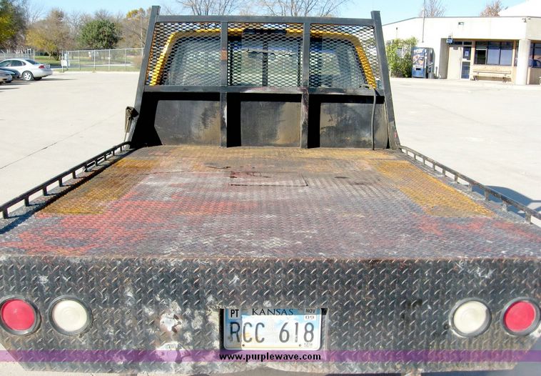 image for item 6416 1994 GMC C2500 pickup truck