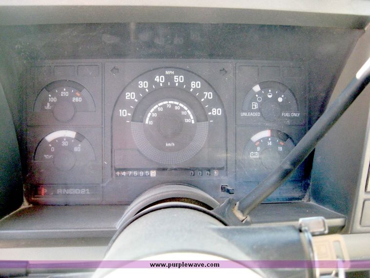 image for item 6417 1991 Chevrolet C1500 pickup truck