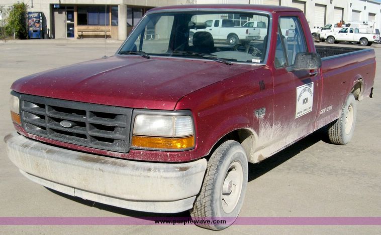 image for item 6418 1994 Ford F-150 pickup truck