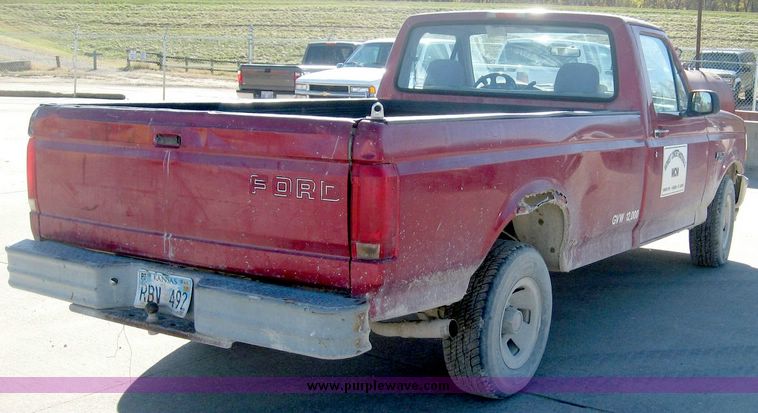 image for item 6418 1994 Ford F-150 pickup truck