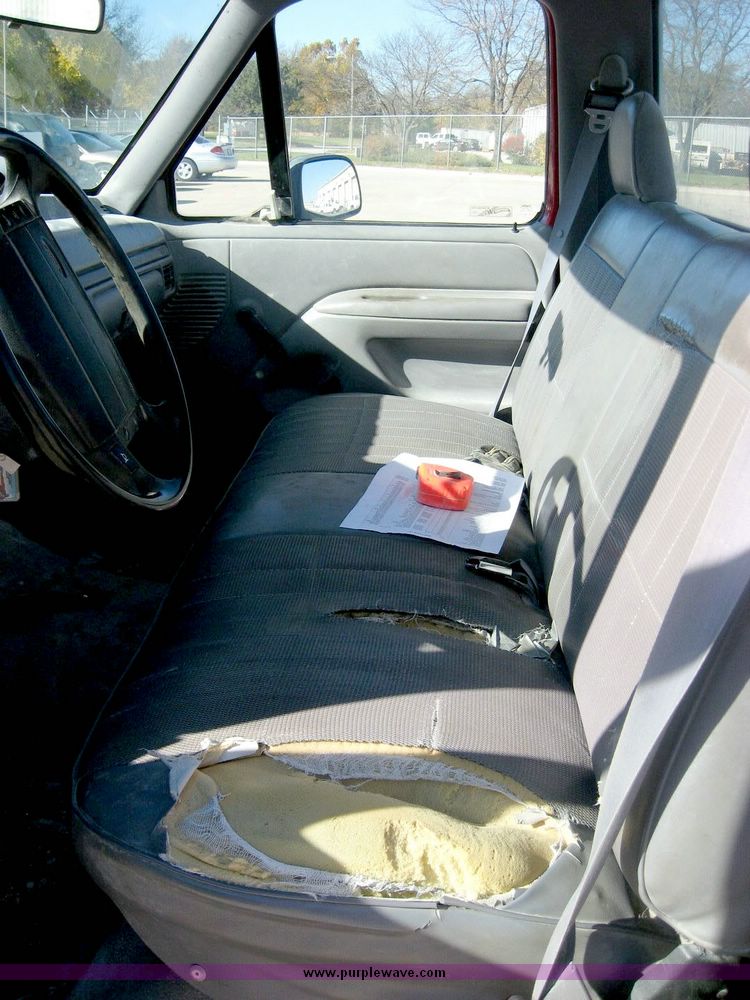 image for item 6418 1994 Ford F-150 pickup truck