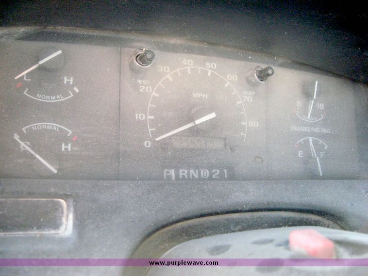 image for item 6418 1994 Ford F-150 pickup truck