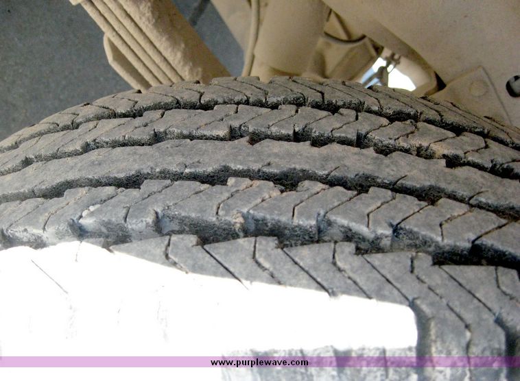 image for item 6418 1994 Ford F-150 pickup truck