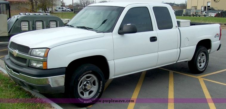 image for item 6521 2003 Chevrolet K1500 Silverado pickup truck