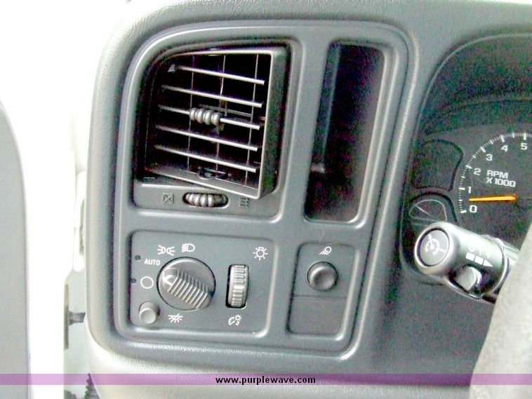 image for item 6521 2003 Chevrolet K1500 Silverado pickup truck