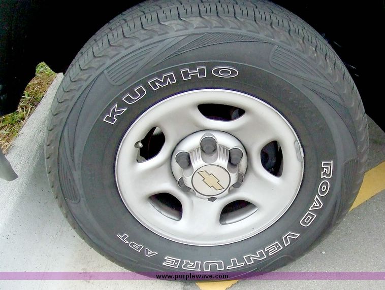 image for item 6521 2003 Chevrolet K1500 Silverado pickup truck