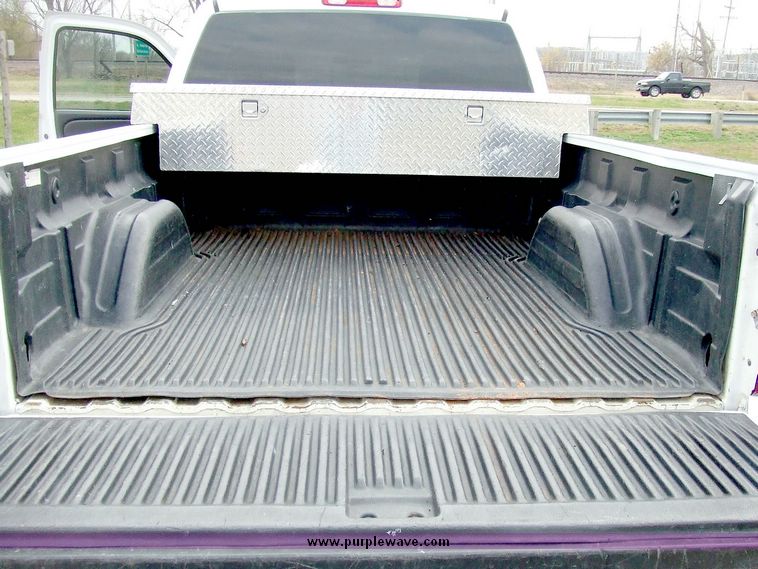 image for item 6521 2003 Chevrolet K1500 Silverado pickup truck