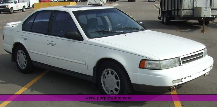 image for item 6536 1989 Nissan Maxima