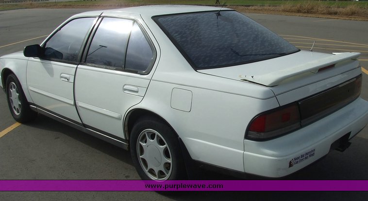 image for item 6536 1989 Nissan Maxima
