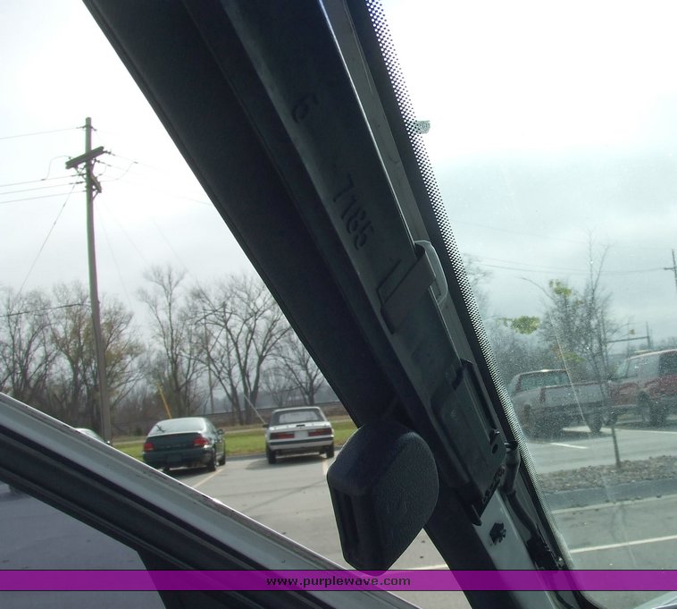 image for item 6536 1989 Nissan Maxima