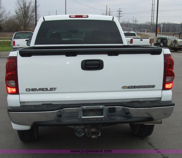 image for item 6537 2003 Chevrolet Silverado C1500HD crew cab pickup