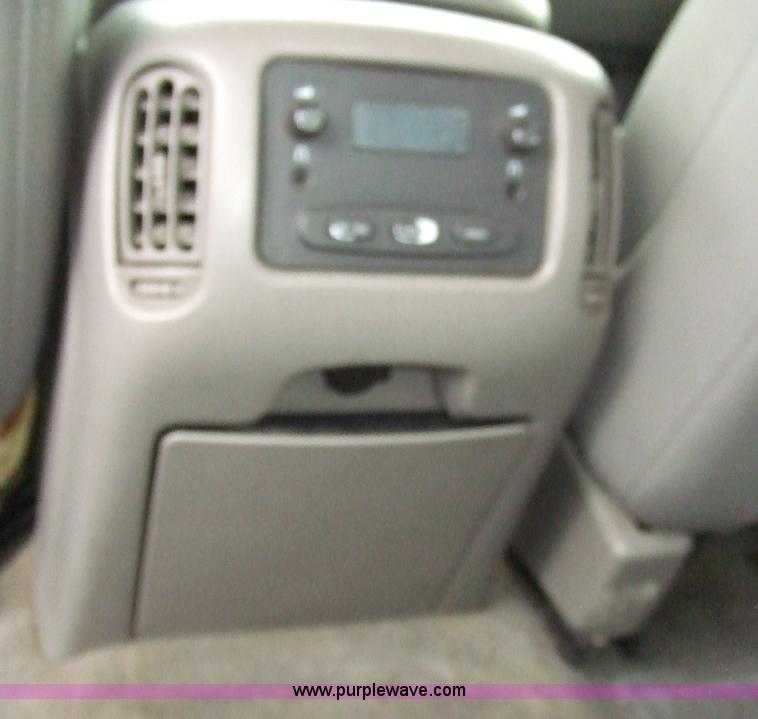 image for item 6537 2003 Chevrolet Silverado C1500HD crew cab pickup