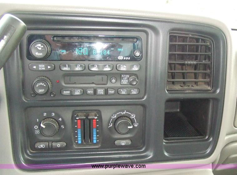 image for item 6537 2003 Chevrolet Silverado C1500HD crew cab pickup