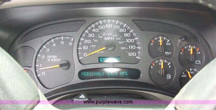 image for item 6537 2003 Chevrolet Silverado C1500HD crew cab pickup