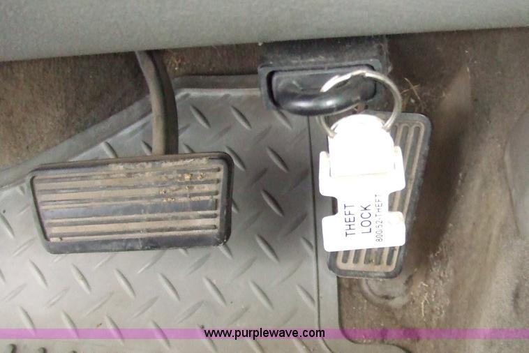 image for item 6537 2003 Chevrolet Silverado C1500HD crew cab pickup