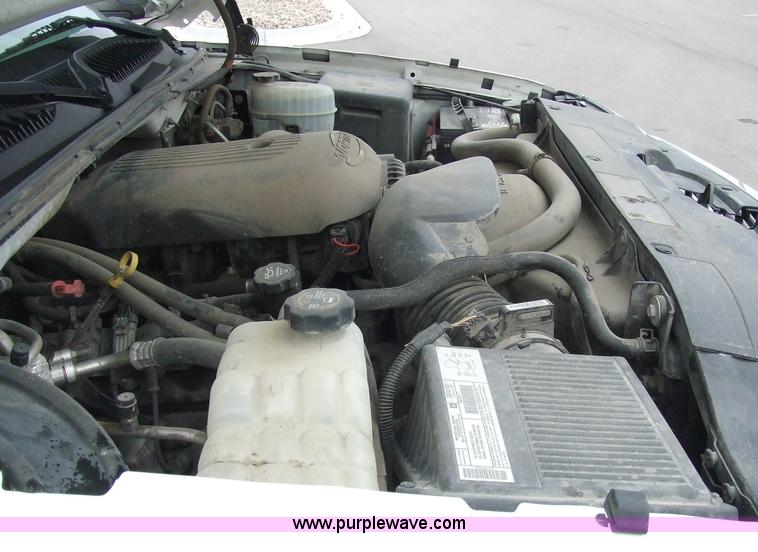 image for item 6537 2003 Chevrolet Silverado C1500HD crew cab pickup