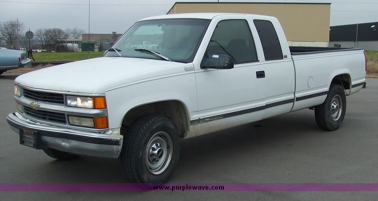 image for item 6540 1997 Chevrolet C2500 Extended cab pickup