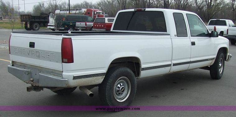 image for item 6540 1997 Chevrolet C2500 Extended cab pickup