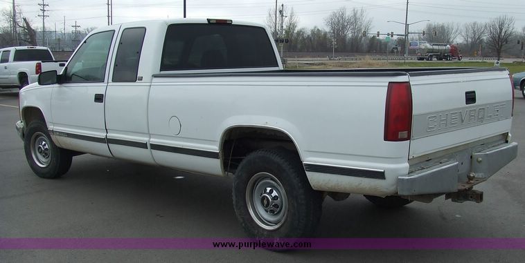 image for item 6540 1997 Chevrolet C2500 Extended cab pickup