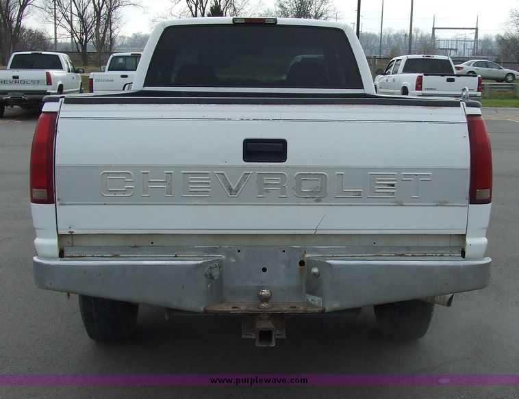 image for item 6540 1997 Chevrolet C2500 Extended cab pickup