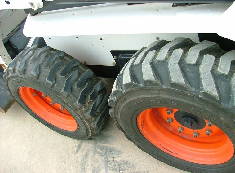 image for item 3001 2006 Bobcat S-130 skid steer