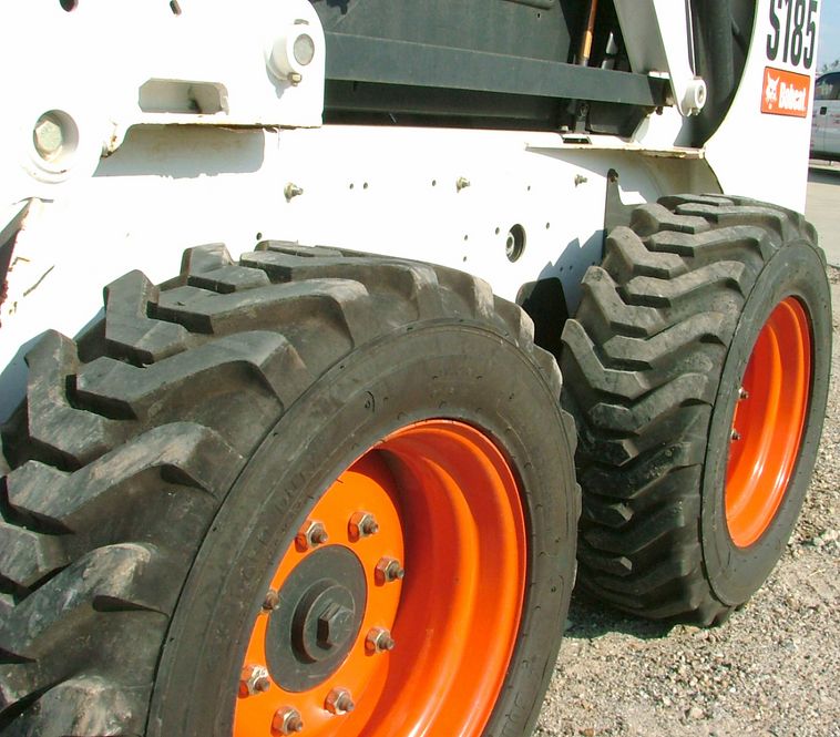 image for item 3003 2007 Bobcat S-185 skid steer