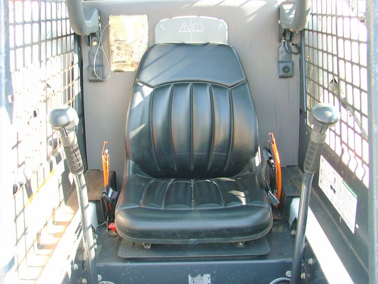 image for item 3003 2007 Bobcat S-185 skid steer