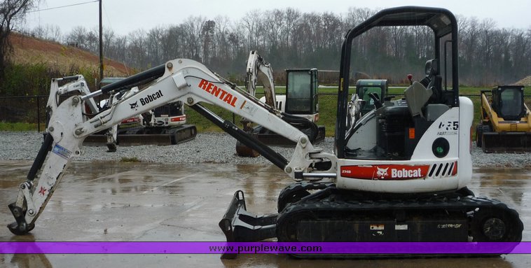 image for item 4241 2005 Bobcat 435ZHS compact excavator