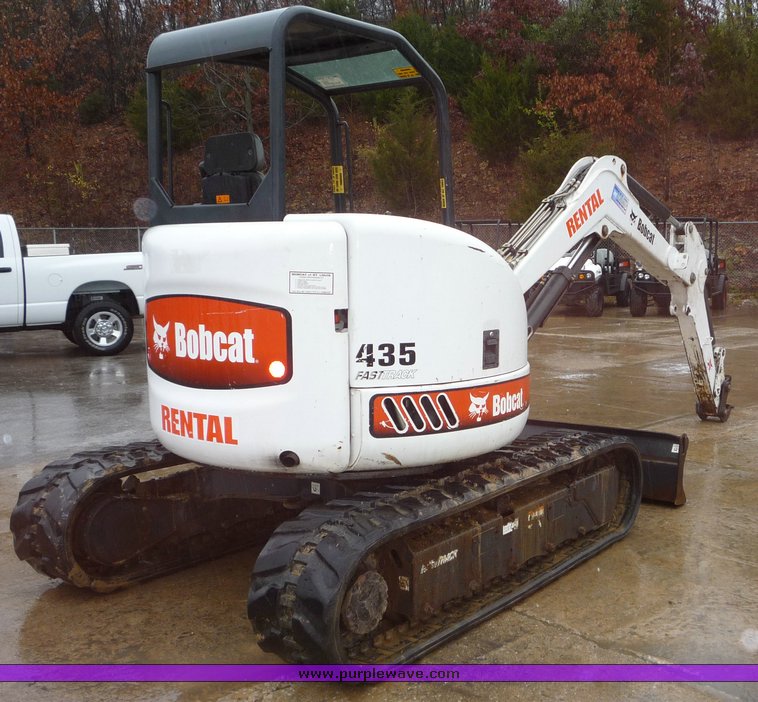image for item 4241 2005 Bobcat 435ZHS compact excavator