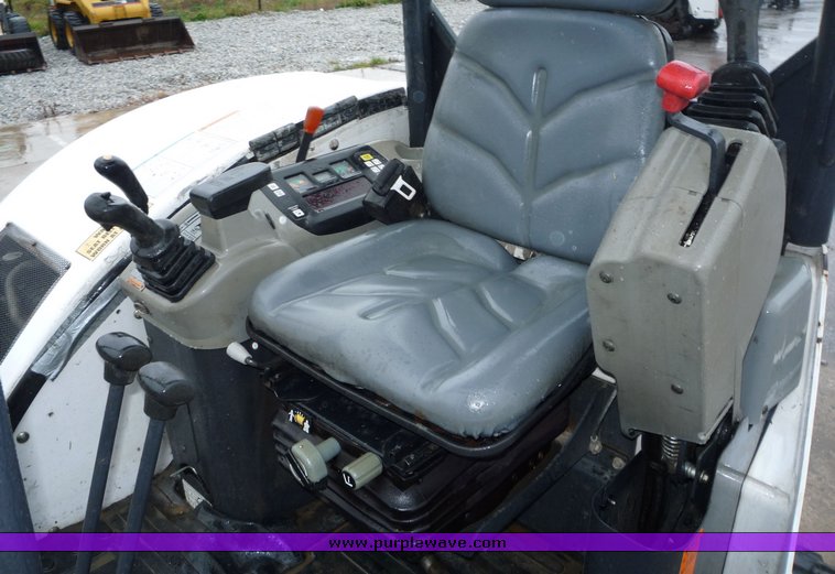 image for item 4241 2005 Bobcat 435ZHS compact excavator