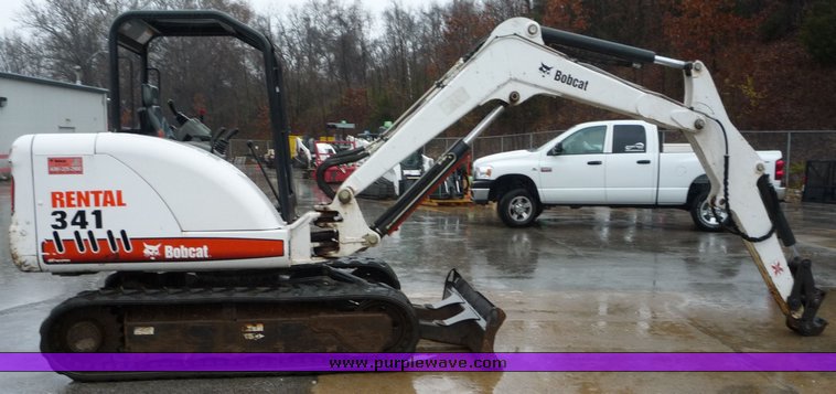 image for item 4243 2006 Bobcat 341G compact excavator