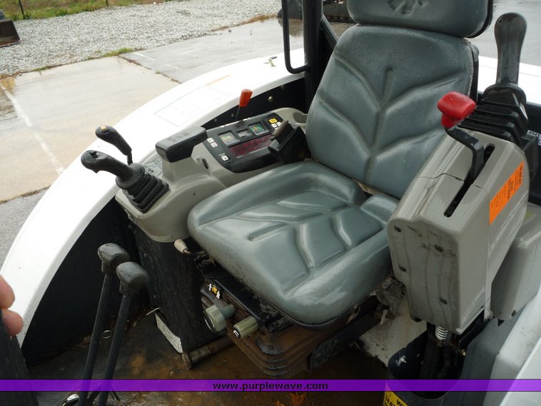 image for item 4243 2006 Bobcat 341G compact excavator