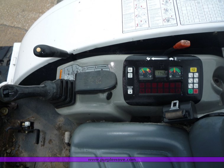 image for item 4243 2006 Bobcat 341G compact excavator