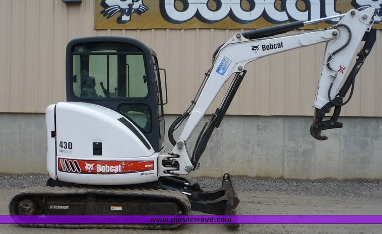 image for item 4247 2006 Bobcat 430E Fast Track compact excavator